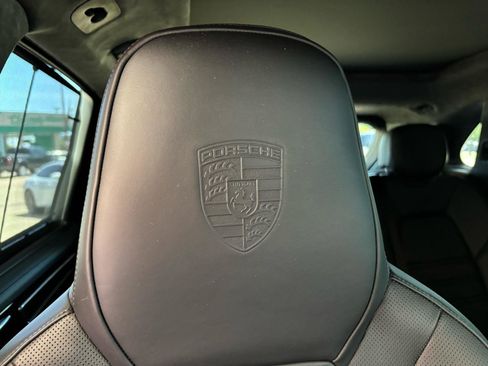 Used 2020 Porsche Cayenne Turbo S w/ Premium Package Plus AWD/4WD image 28