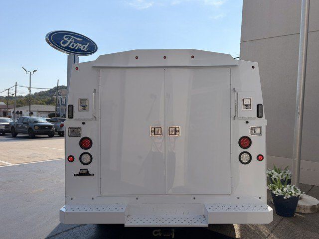 Used 2013 Ford E-350 and Econoline 350 Super Duty w/ PWR Locks & Windows Group RWD image 6