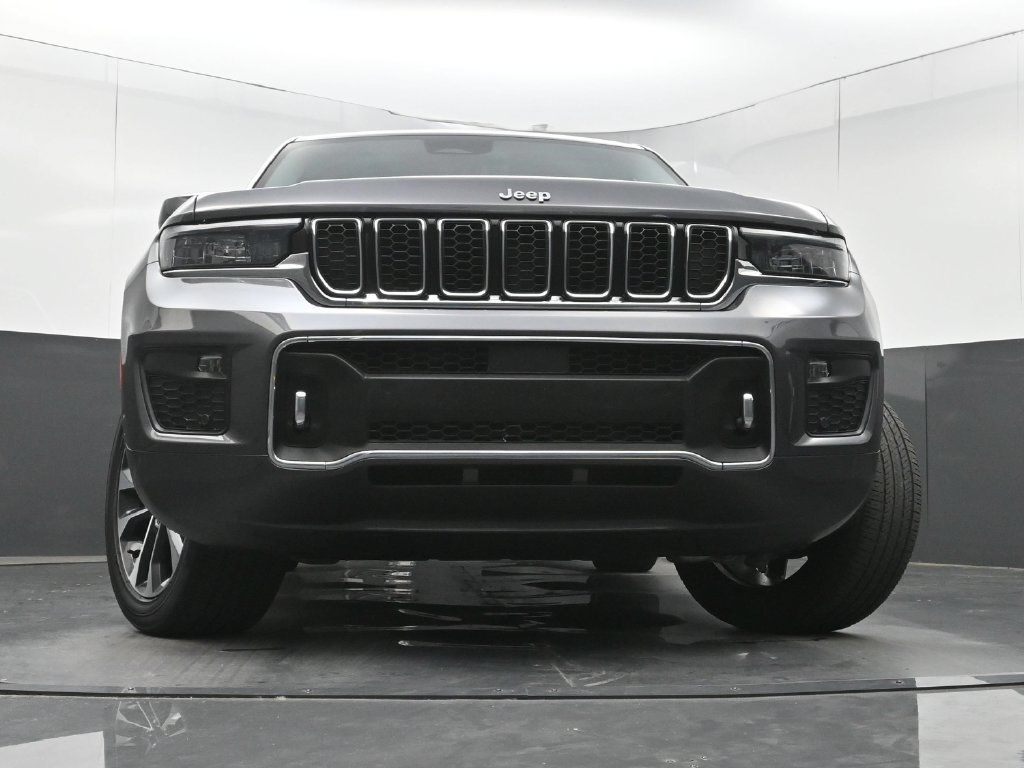 Used 2022 Jeep Grand Cherokee Overland w/ Luxury Tech Group IV RWD image 34