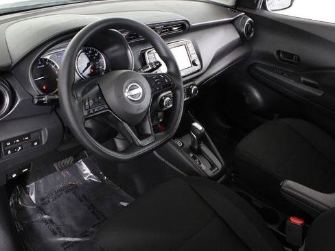 Certified 2025 Nissan Kicks Play S image 19