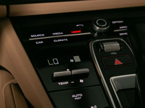 Used 2019 Porsche Cayenne AWD/4WD image 47