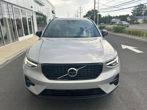 Certified 2025 Volvo XC40 B5 Plus AWD/4WD image 7