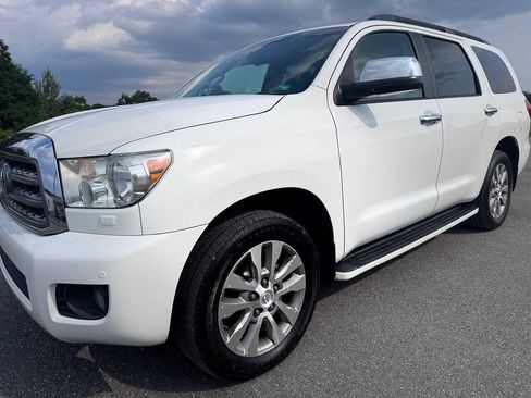 Used 2010 Toyota Sequoia Limited AWD/4WD image 3