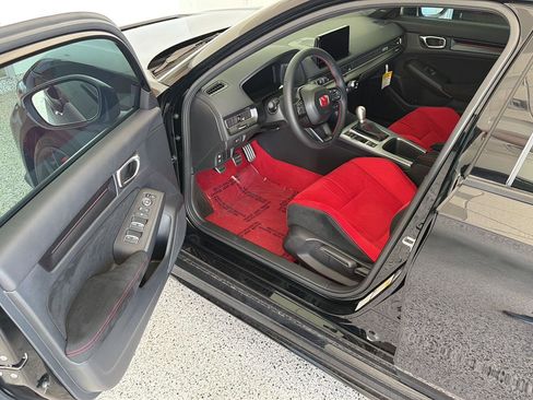 Used 2025 Honda Civic Type R image 4