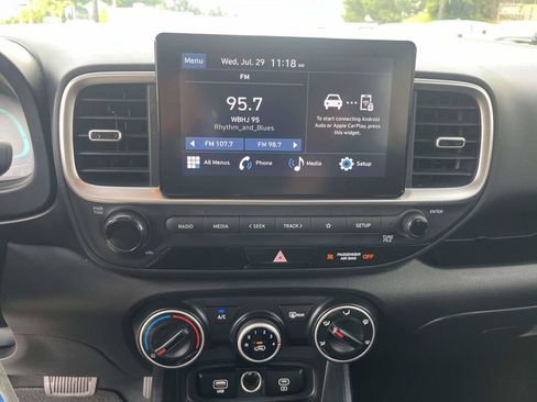 Certified 2026 Hyundai Venue SE FWD image 20