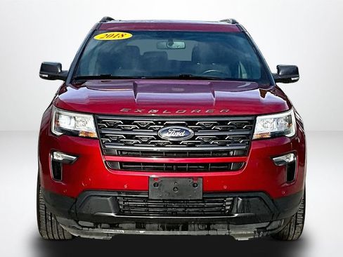 Used 2018 Ford Explorer XLT w/ XLT Appearance Package AWD/4WD image 2