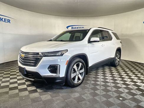 Certified 2023 Chevrolet Traverse LT w/ LT Premium Package AWD/4WD image 1
