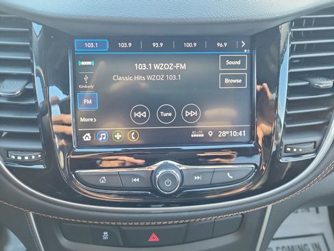 Used 2020 Chevrolet Trax LT w/ LT Convenience Package image 16