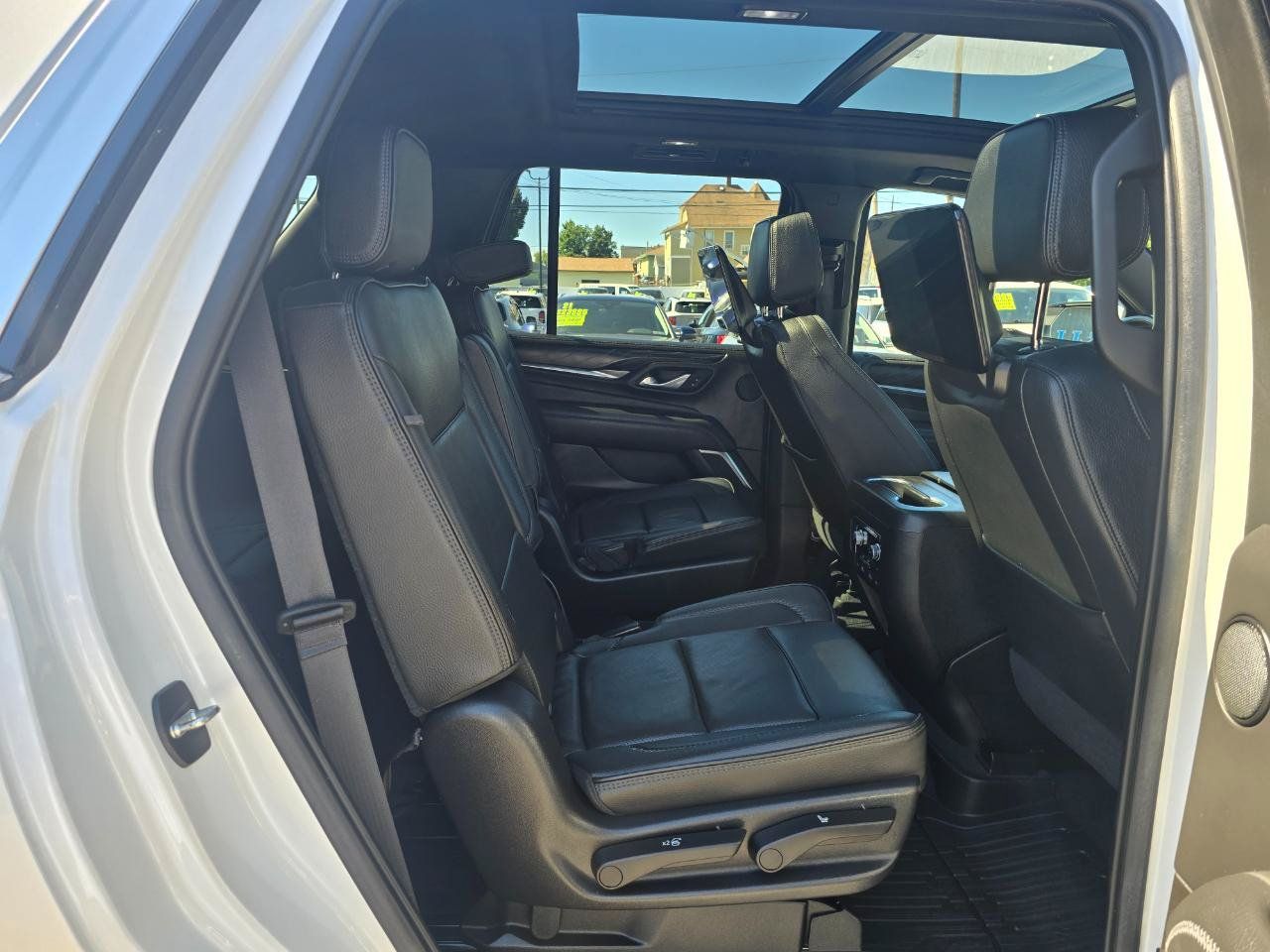 Used 2021 GMC Yukon Denali w/ Denali Premium Package AWD/4WD image 19