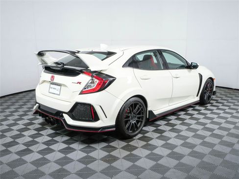 Used 2017 Honda Civic Type R image 3