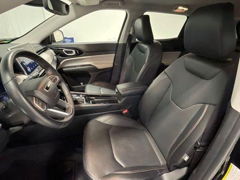 Used 2022 Jeep Compass Limited image 3