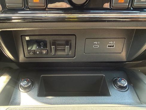 Used 2024 Nissan Titan Platinum Reserve w/ Moonroof Package RWD image 25