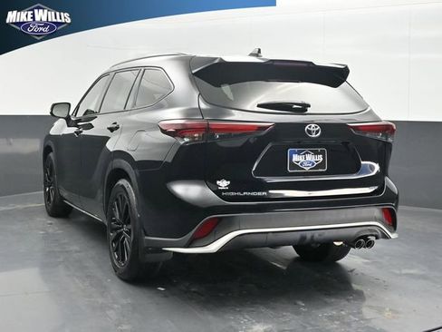 Used 2024 Toyota Highlander XSE image 5