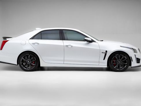 Used 2019 Cadillac CTS V w/ Carbon Fiber Package image 2
