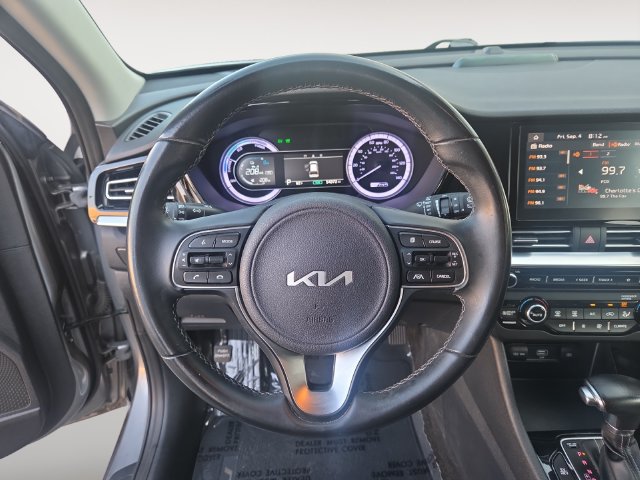 Used 2022 Kia Niro LXS FWD image 12