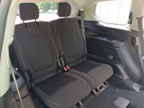 Used 2023 Jeep Grand Cherokee L Laredo RWD image 13