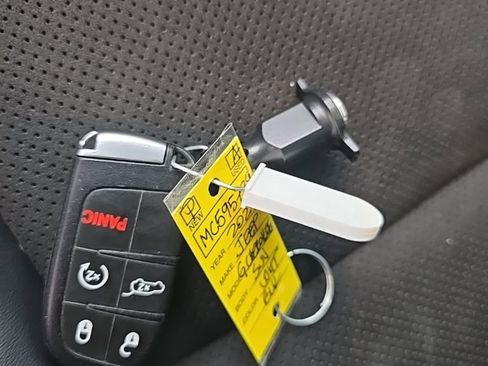 Used 2021 Jeep Grand Cherokee Laredo X image 29