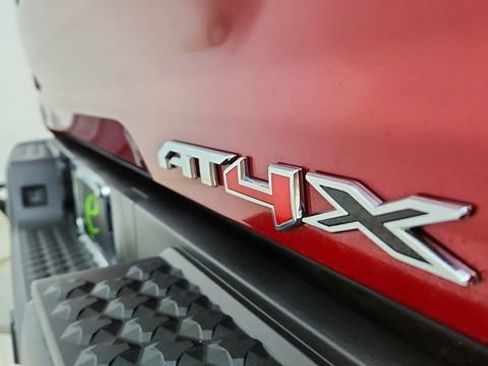 Used 2024 GMC Canyon AT4X w/ AT4X AEV Edition AWD/4WD image 21