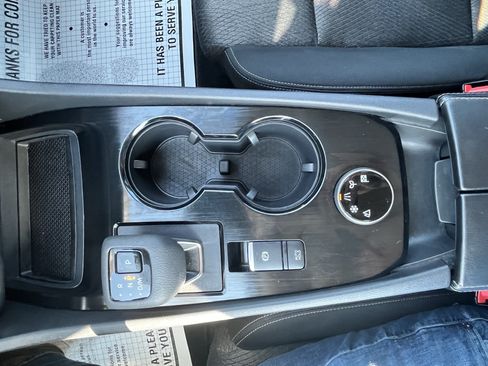 Used 2024 Nissan Rogue SV AWD/4WD image 25