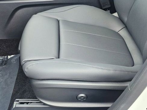 New 2026 Mercedes-Benz GLA 250 4MATIC image 18