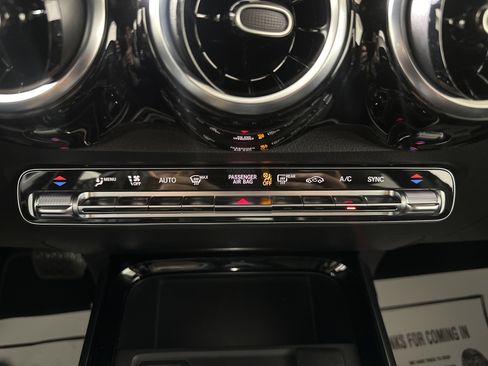 New 2026 Mercedes-Benz GLB 250 4MATIC image 18