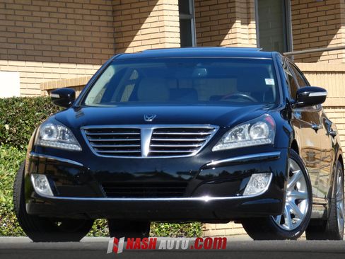 Used 2013 Hyundai Equus Signature RWD image 2