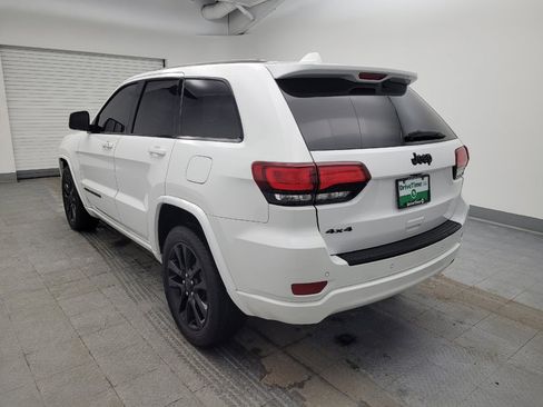 Used 2018 Jeep Grand Cherokee Altitude AWD/4WD image 5