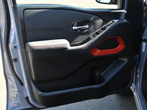 Used 2024 Nissan Frontier PRO-4X w/ Off-Road Protection Package image 13