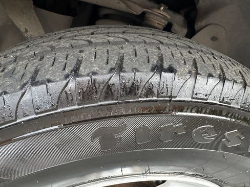 Used 2002 Ford Explorer XLT image 11