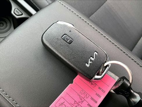 Used 2025 Kia Niro Wind w/ Wind Preserve Package image 13