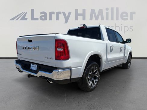 Used 2025 RAM 1500 Laramie w/ Advanced Safety Group II AWD/4WD image 5