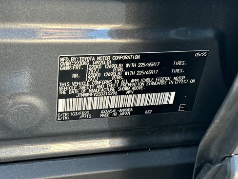 Used 2025 Toyota RAV4 LE image 32