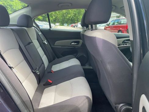 Used 2014 Chevrolet Cruze LS FWD image 13