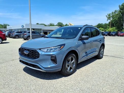 Certified 2024 Ford Escape ST-Line w/ Tech Pack #1 AWD/4WD image 3