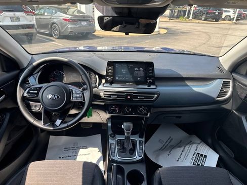 Used 2021 Kia Seltos S AWD/4WD image 18