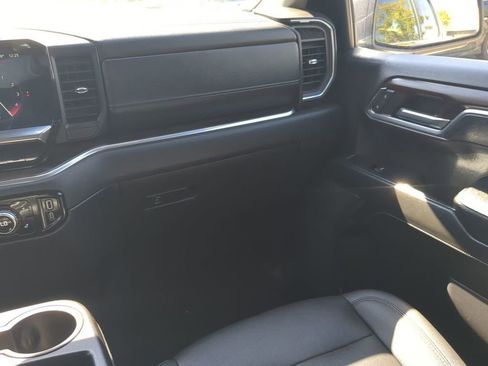 Used 2024 GMC Sierra 1500 SLT image 16