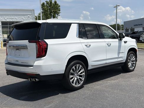 Used 2024 GMC Yukon Denali w/ Advanced Technology Package AWD/4WD image 12