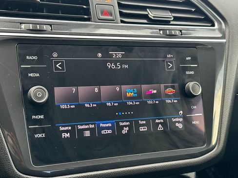 Used 2022 Volkswagen Tiguan SE image 21