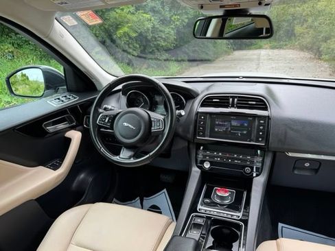Used 2018 Jaguar F-PACE Premium AWD/4WD image 28