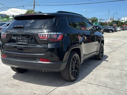 Used 2023 Jeep Compass Latitude AWD/4WD image 13