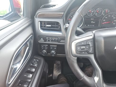 Used 2021 Chevrolet Tahoe Z71 w/ Luxury Package AWD/4WD image 16