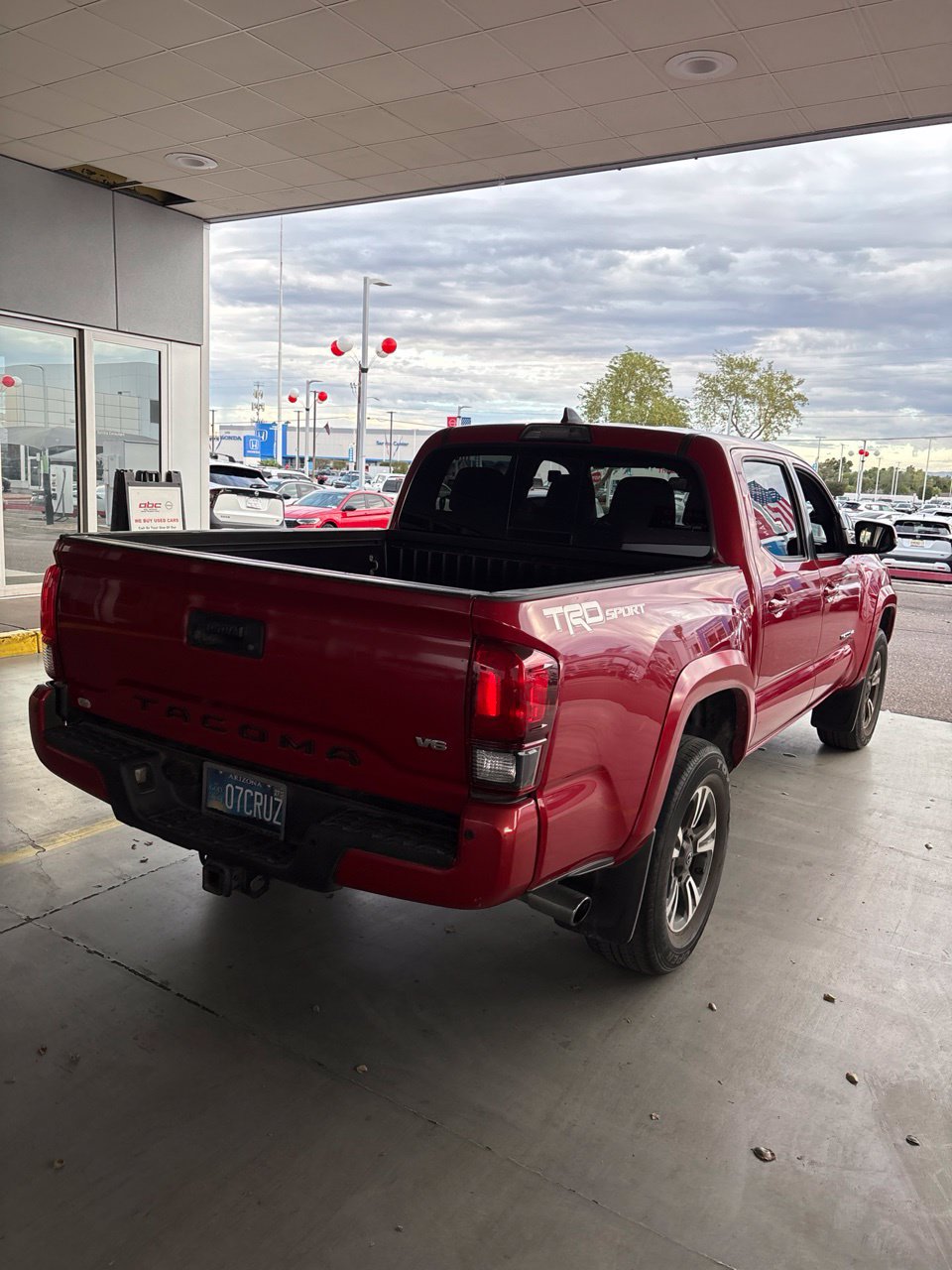 Used 2019 Toyota Tacoma TRD Sport w/ Technology Package RWD image 3