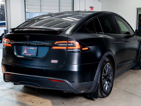 Used 2022 Tesla Model X Plaid image 6