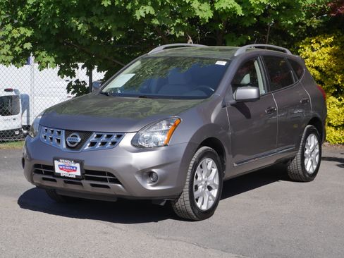 Used 2012 Nissan Rogue SL AWD/4WD image 2