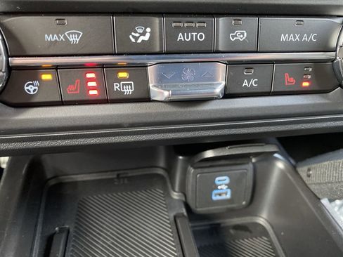 New 2025 Ford Bronco Outer Banks w/ Sasquatch Package AWD/4WD image 8