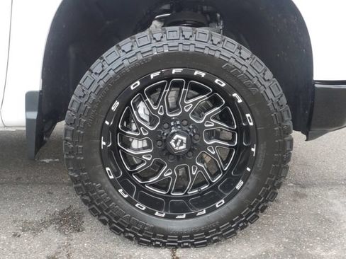Used 2024 Chevrolet Silverado 1500 LT Trail Boss w/ Convenience Package II AWD/4WD image 16