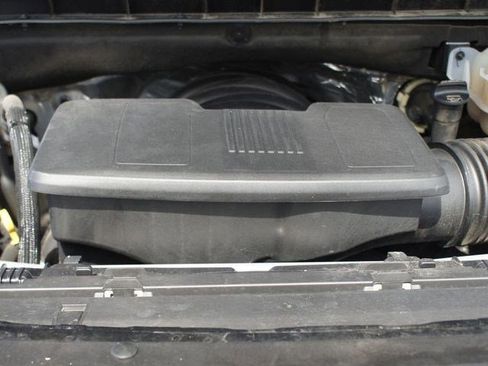 Used 2024 Chevrolet Suburban Premier image 27