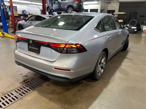 Used 2023 Honda Accord EX image 6