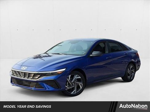New 2025 Hyundai Elantra SEL image 1