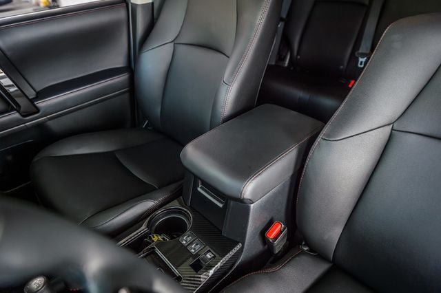 Used 2022 Toyota 4Runner TRD Off-Road Premium w/ Moonroof Package AWD/4WD image 35
